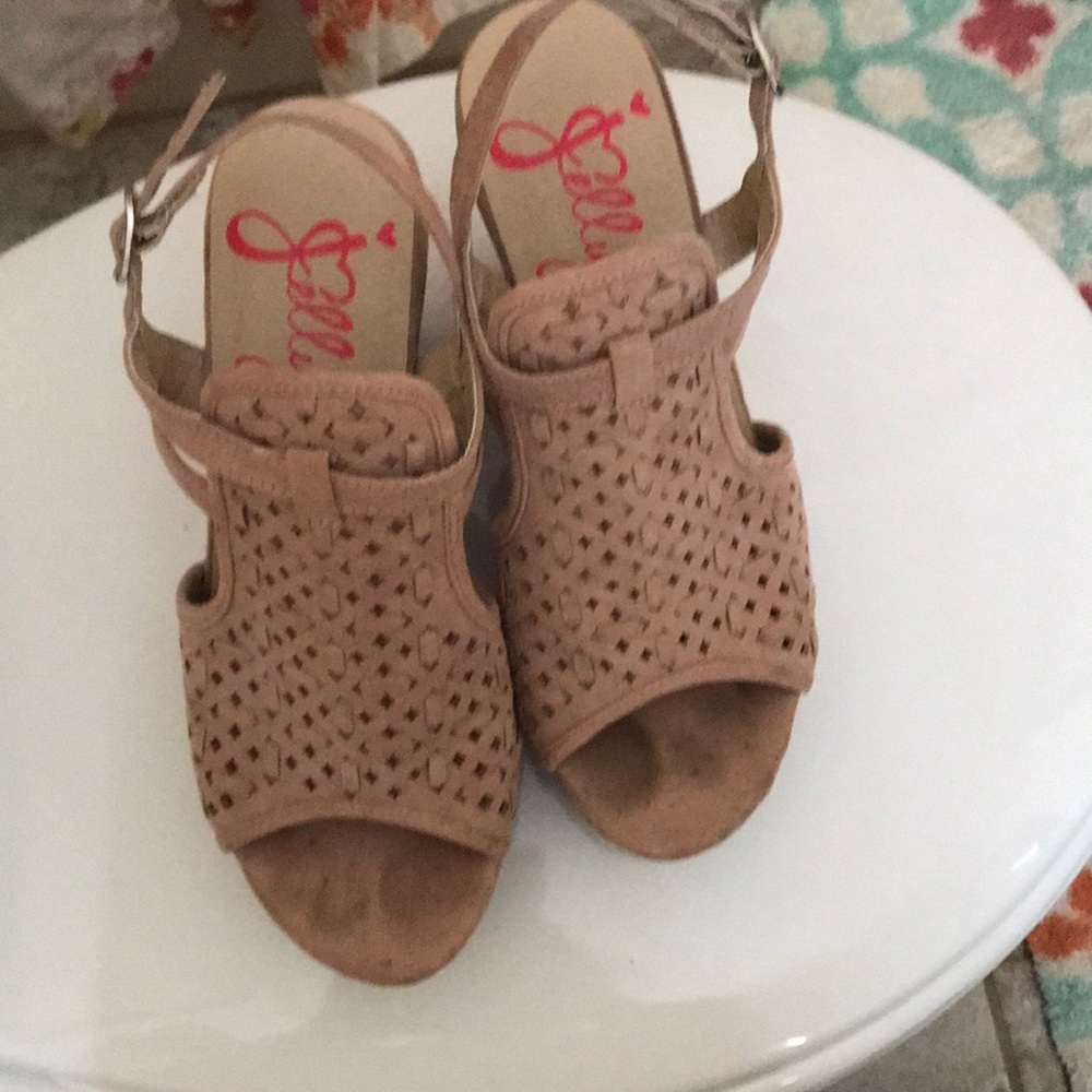 Super cute dusty rose wedged sandals